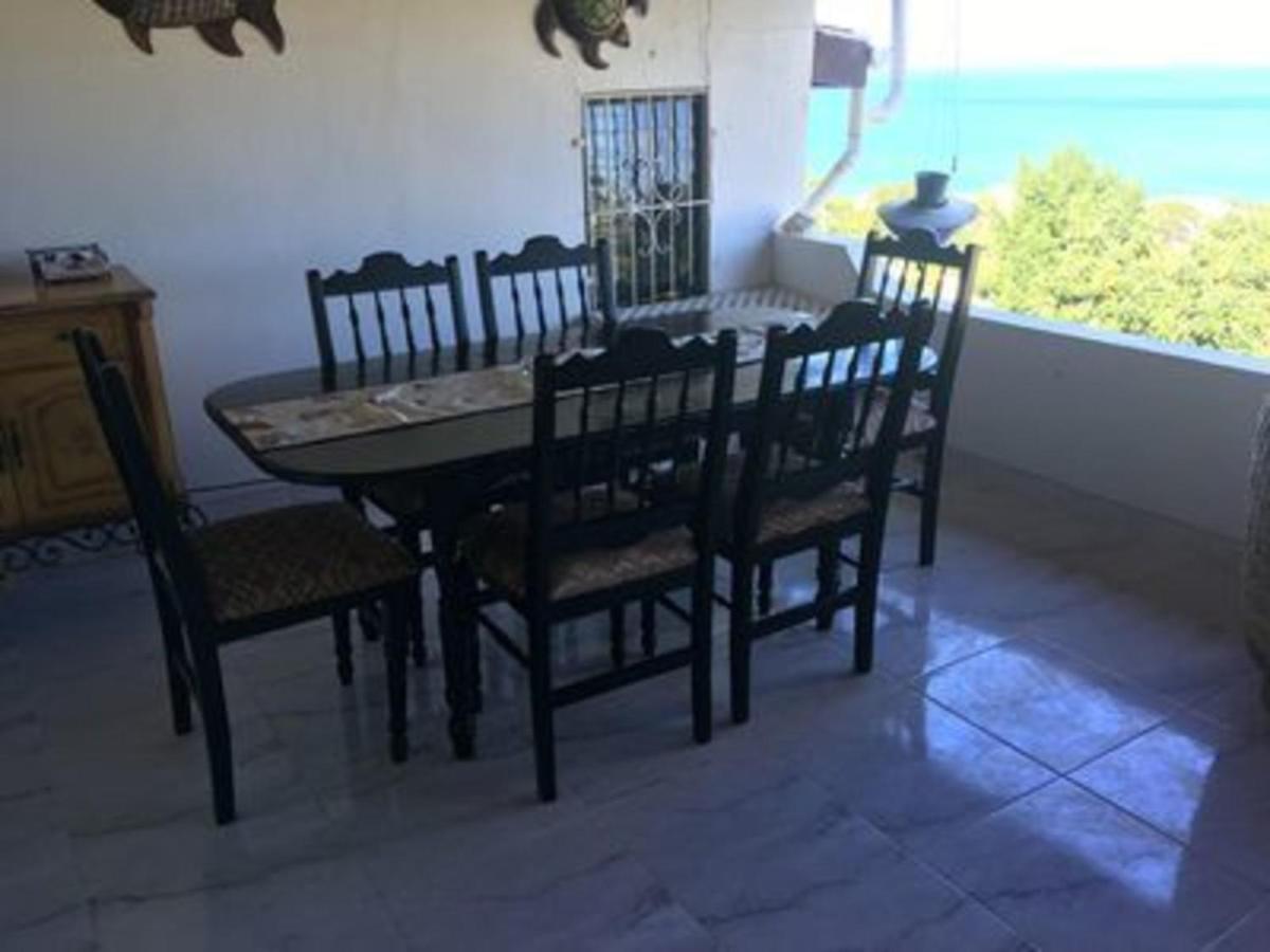 Attractive 2-Bed Apartment Stunning Sea View Dickenson Bay Dış mekan fotoğraf